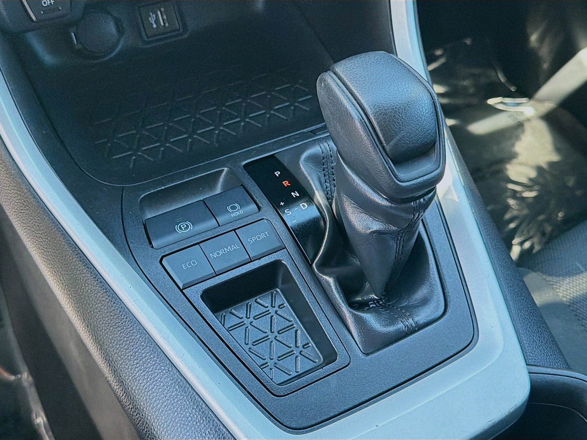 Used 2024 Ice Toyota XLE image 13