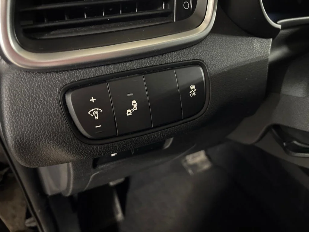 Used 2020 Black Kia LX image 11