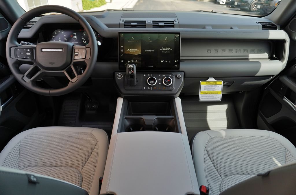New 2026 Santorini Black Land Rover S image 8
