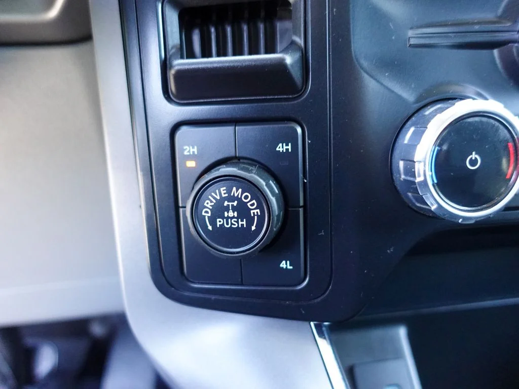 Used 2024 Agate Black Metallic Ford XLT image 21