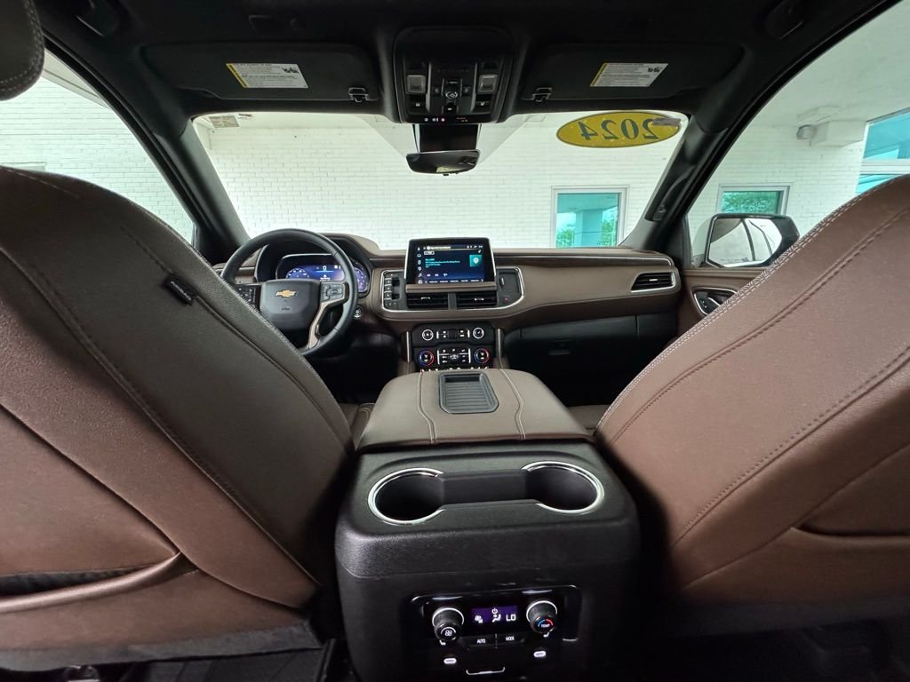Used 2024 Beige Chevrolet High Country image 30