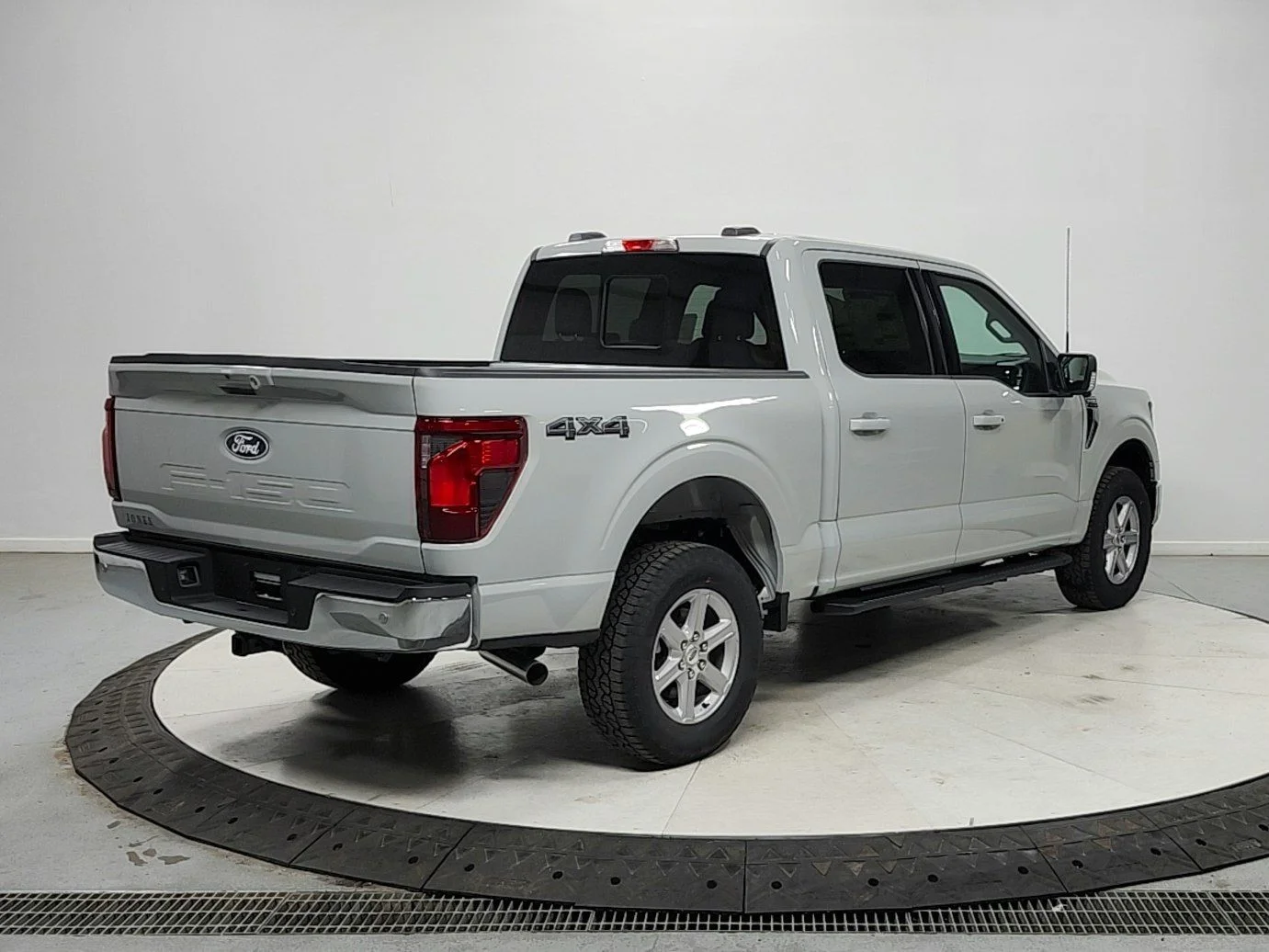 New 2026 White Ford XLT image 7