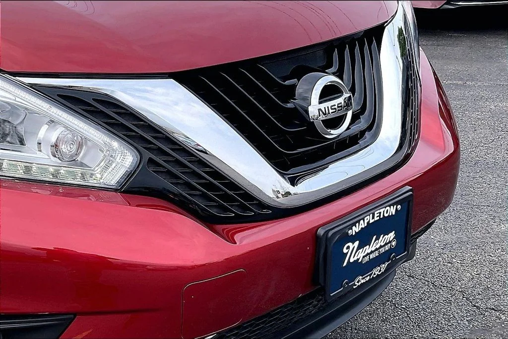 Used 2017 Red Nissan SV image 33