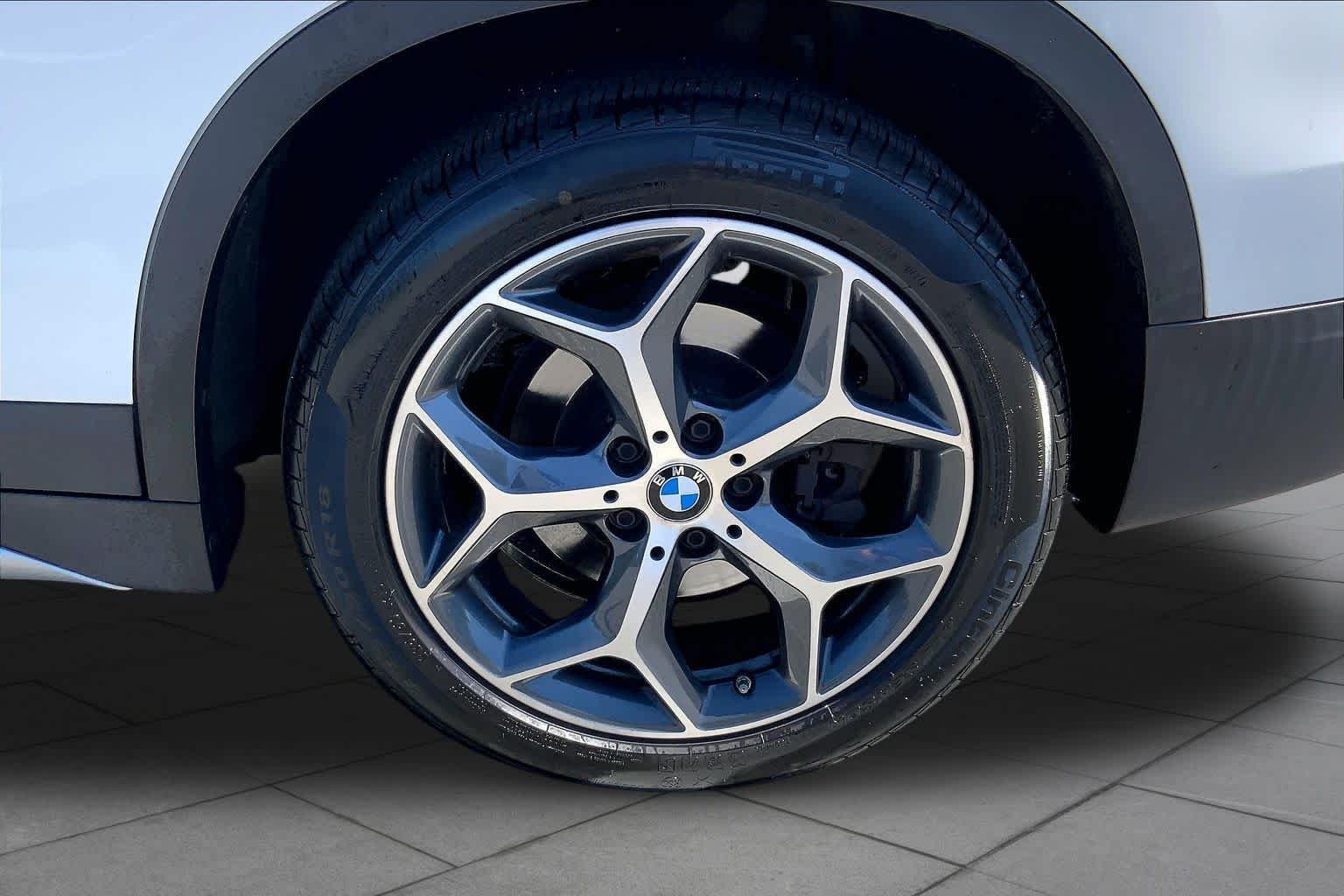 Used 2018 Alpine White BMW xDrive28i image 10