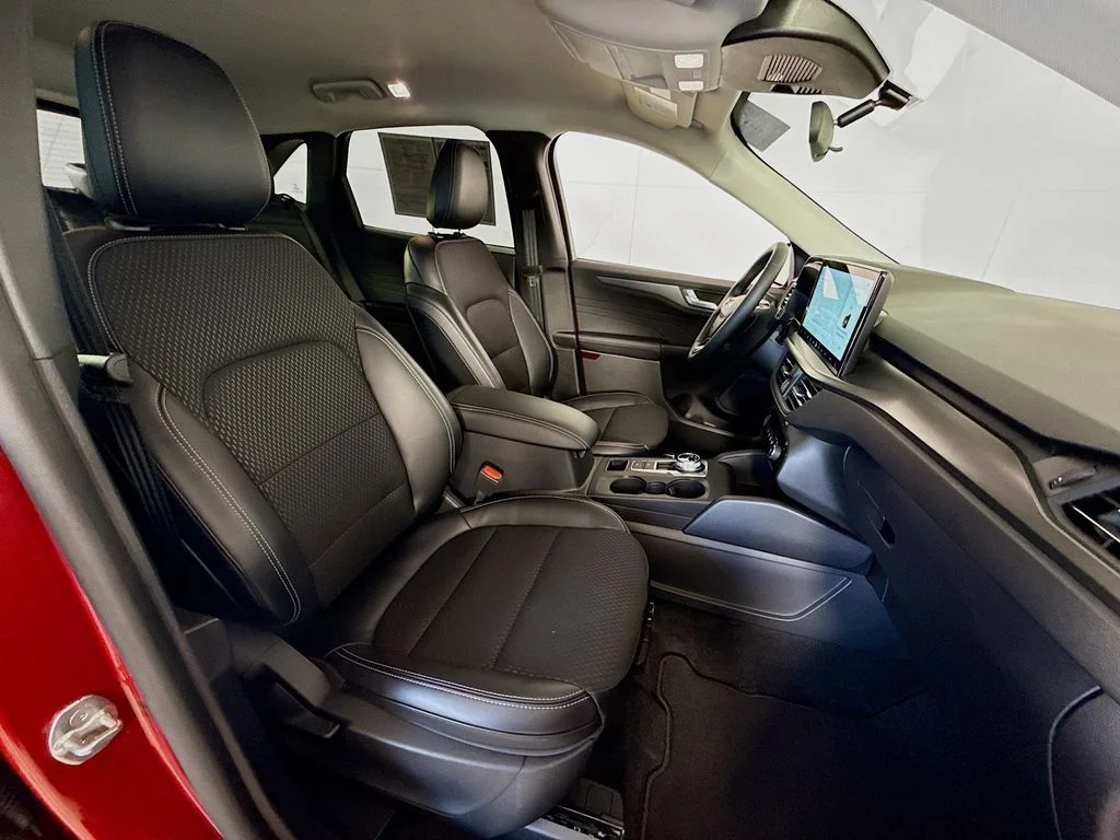 Used 2026 RAPID RED MET TINTED CC Ford PHEV image 28
