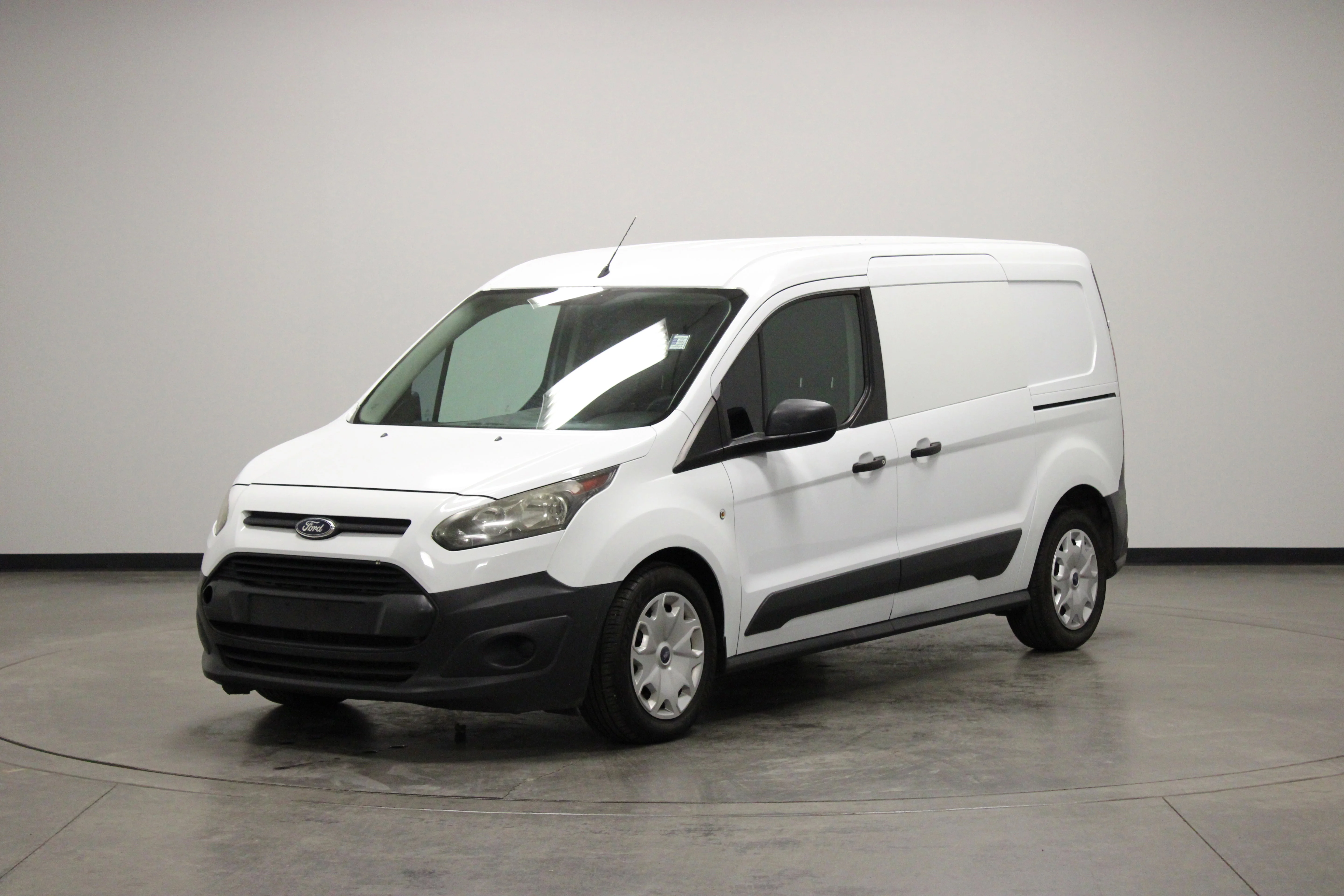 Used 2015 Frozen White Ford XL image 4