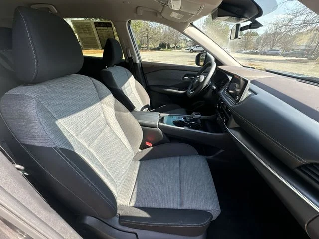 Used 2023 Gray Nissan SV image 27