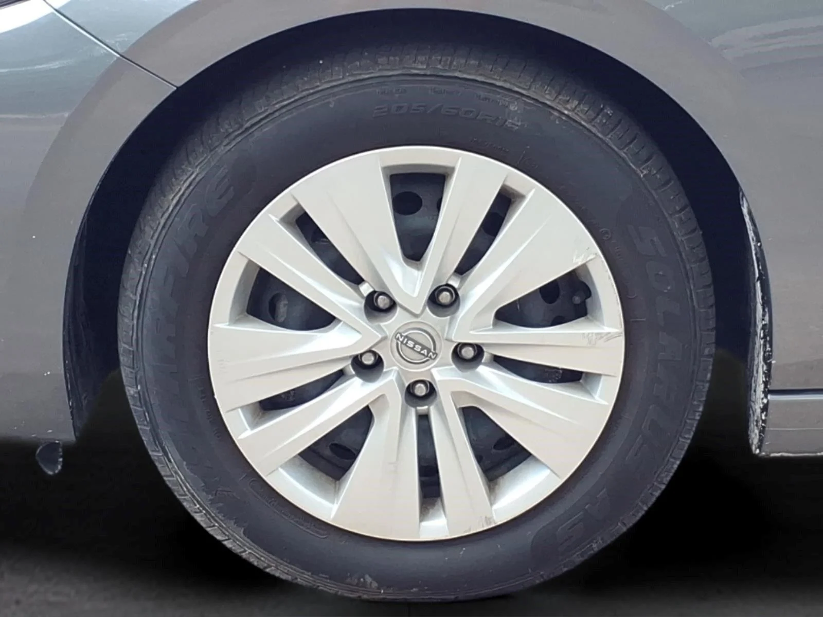 Used 2024  Nissan S image 9