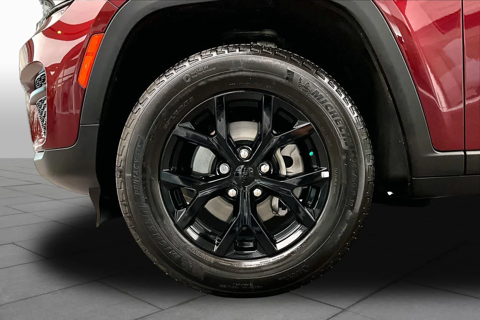 Used 2025 Velvet Red Pearlcoat Jeep Altitude image 11