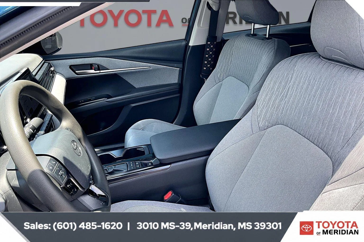 Used 2025 Ocean Gem Toyota LE image 18