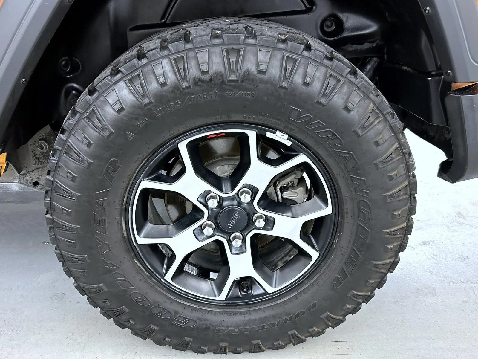 Used 2018 Orange Jeep Unlimited Sport S image 25