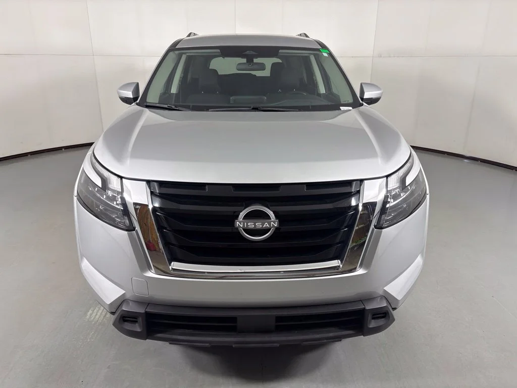 Used 2024 Silver Nissan SV image 3