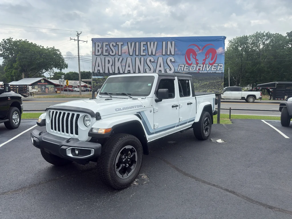 2021 Jeep Gladiator Sport S's photo
