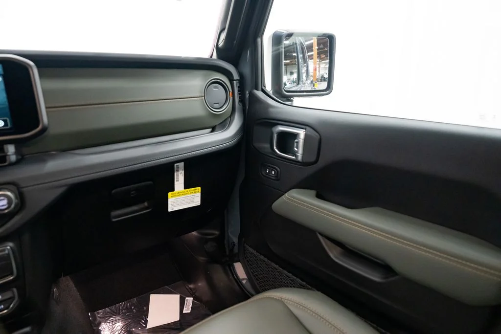 New 2026 Anvil Clear-Coat Exterior Paint Jeep Mojave X image 10