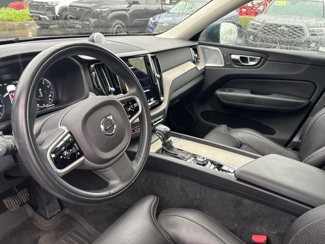 Used 2021 Blue Volvo T5 Inscription image 11