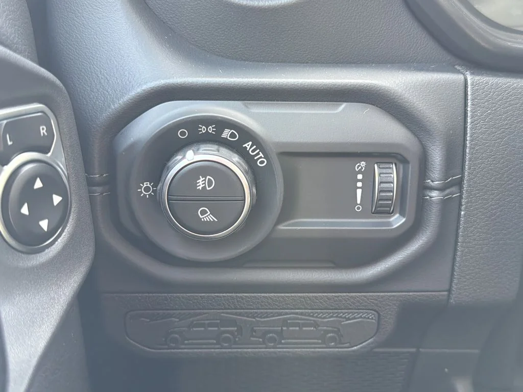 2026 Jeep Gladiator Sahara - Photo 22