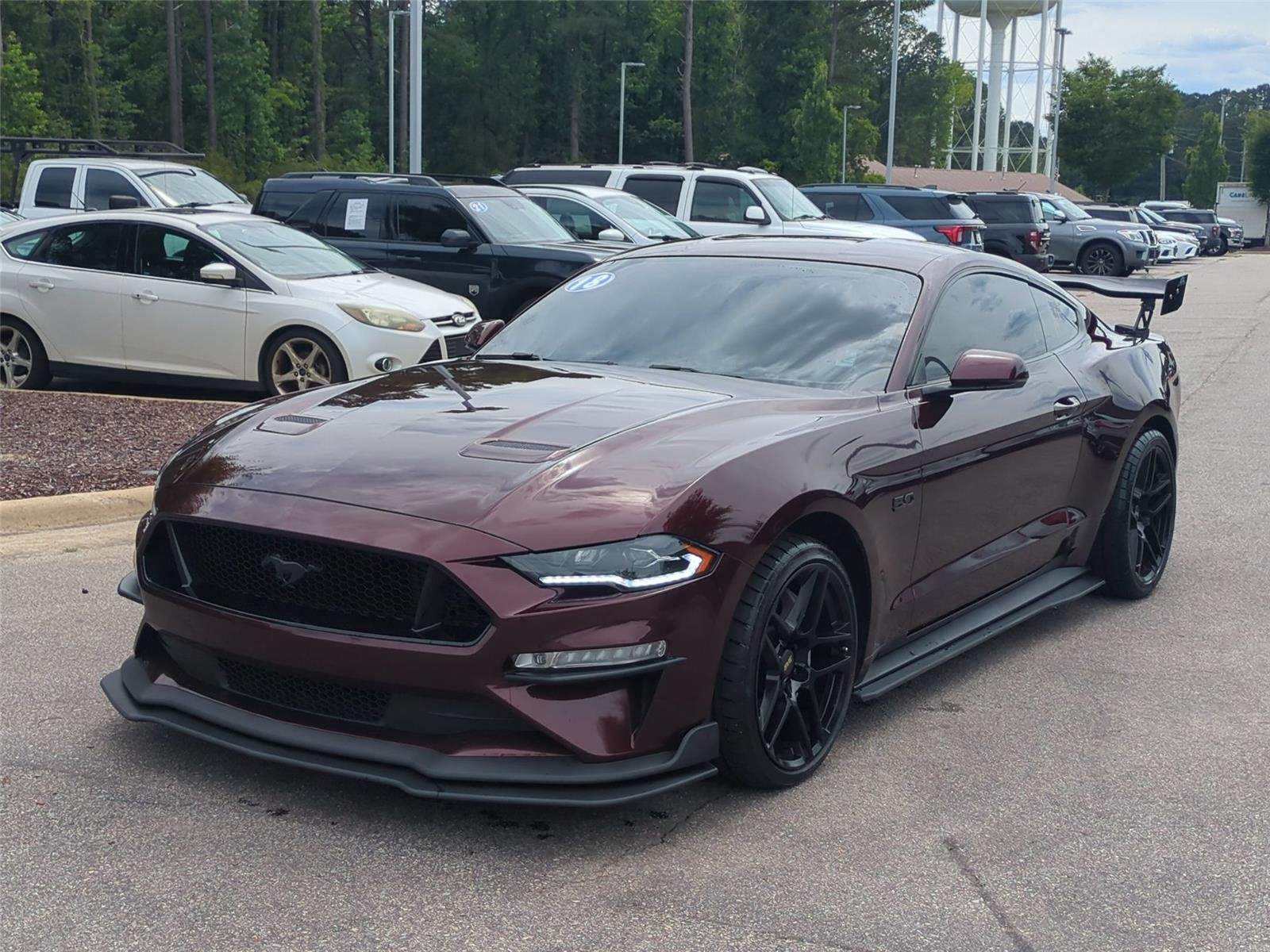Used 2018 Royal Crimson Metallic Tinted Clearcoat FORD GT image 1
