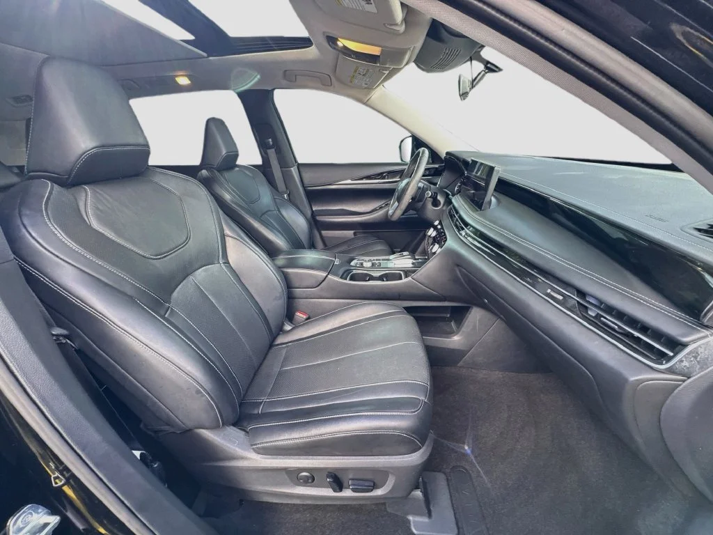 Certified Used 2023 Black INFINITI PURE image 30