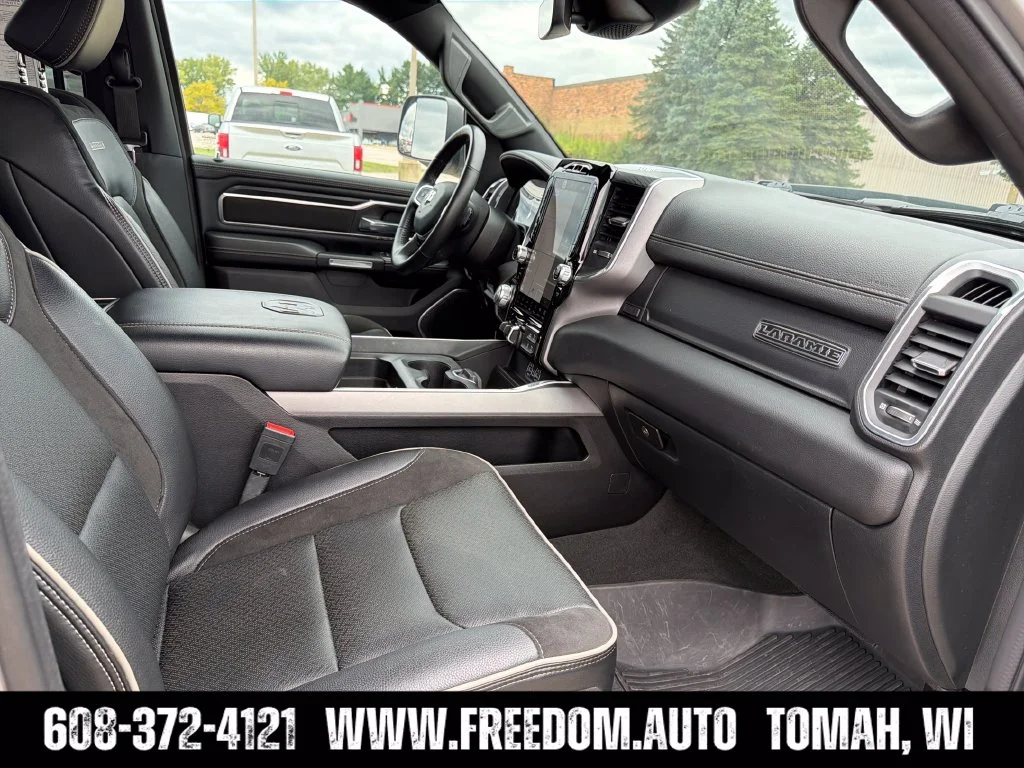 Used 2023 Billet Silver Metallic Clearcoat Ram Laramie image 36