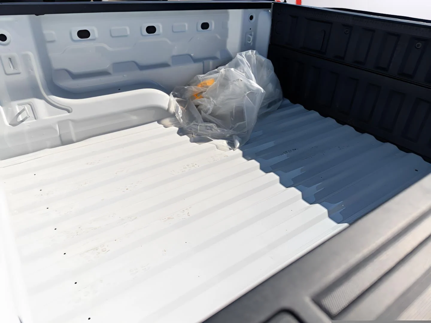 New 2026 Summit White GMC Elevation image 9
