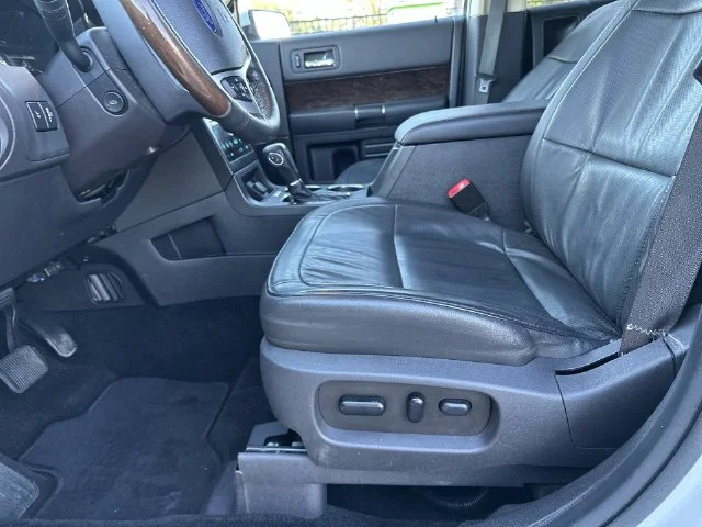 Used 2019 White Ford Limited image 13