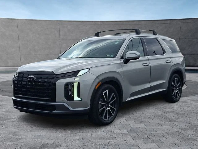 Used 2024 Silver Hyundai SEL image 5