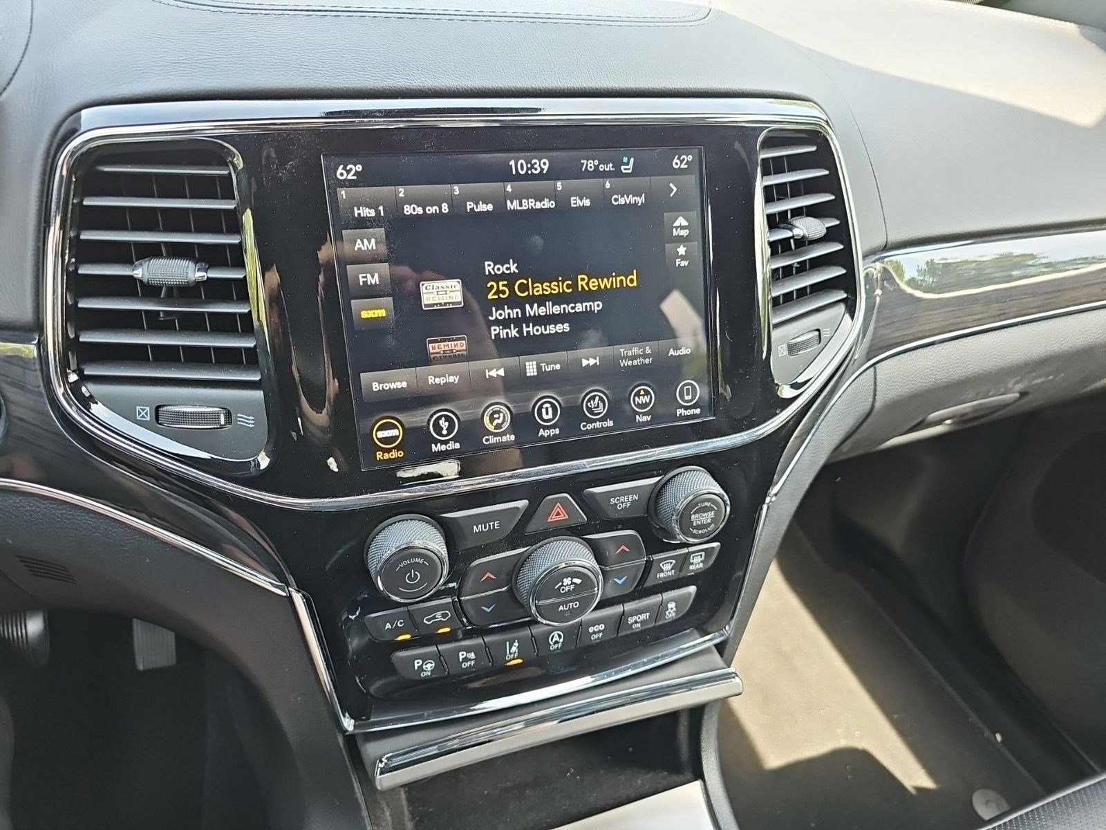 Used 2019 Sangria Metallic Clearcoat Jeep Overland image 21