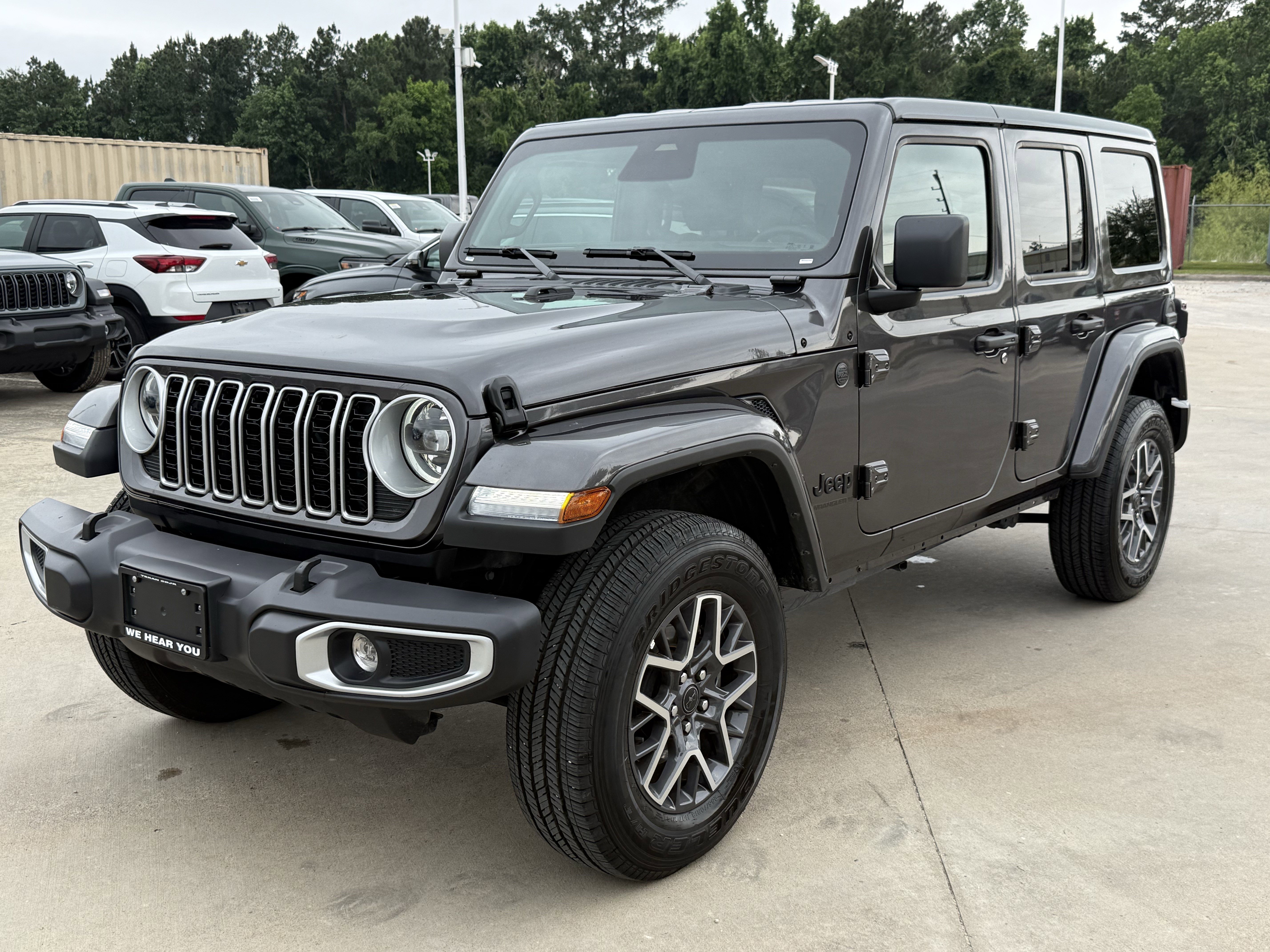 Used 2025 Granite Crystal Metallic Clearcoat Jeep  image 9