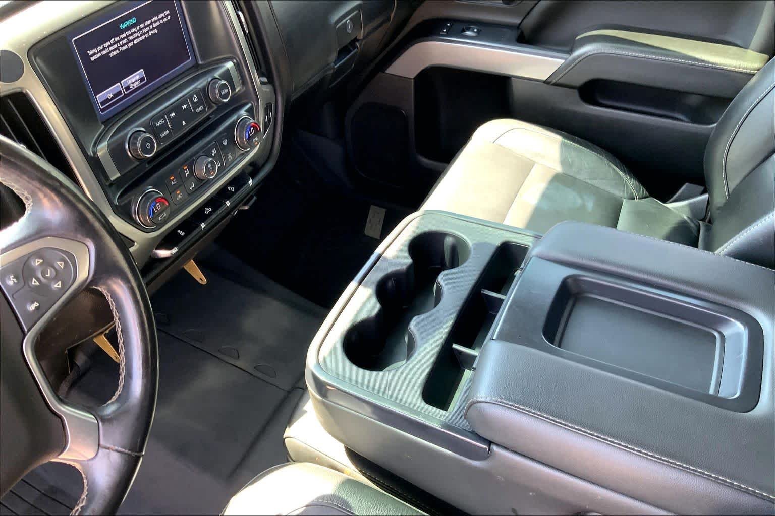 Used 2018 Silver Ice Metallic Chevrolet LT image 17