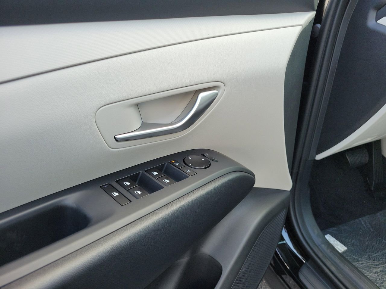 New 2026 Ash Black Hyundai SEL AWD image 18