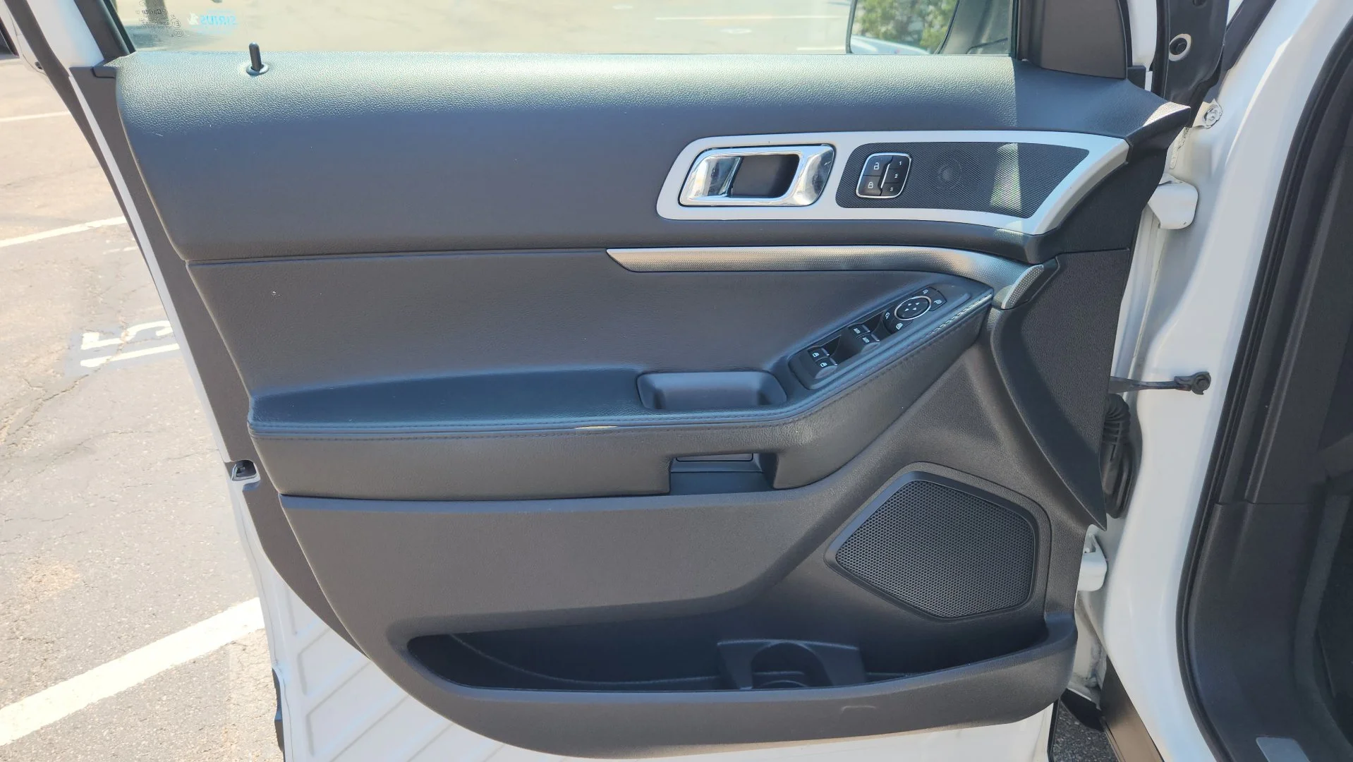 Used 2014 White Platinum Clearcoat Metallic Ford Sport image 16