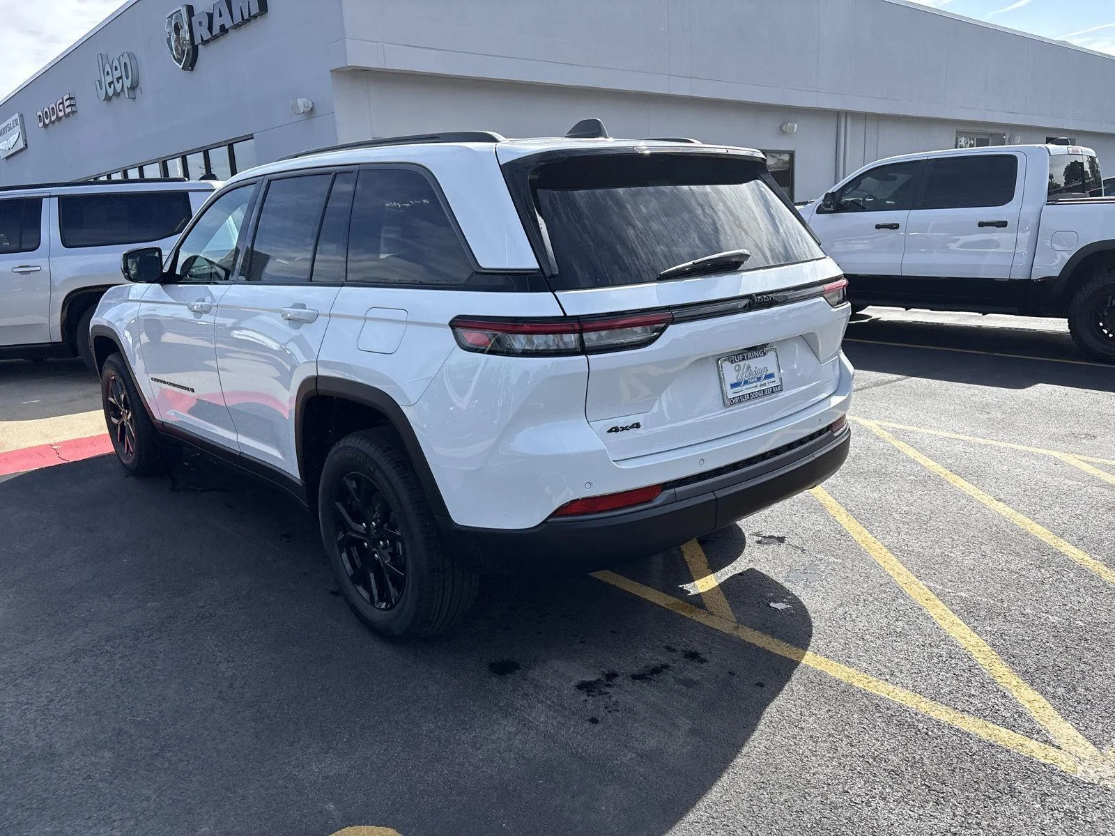 New 2026 Bright White Clearcoat Jeep Laredo Altitude image 7