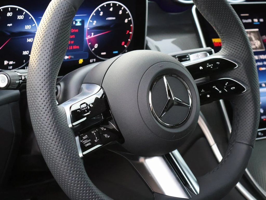 New 2026 Black Mercedes-Benz GLC 300 image 20