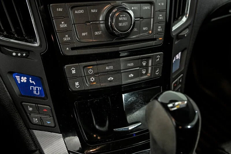 Used 2014 Black Diamond Tricoat Cadillac  image 28