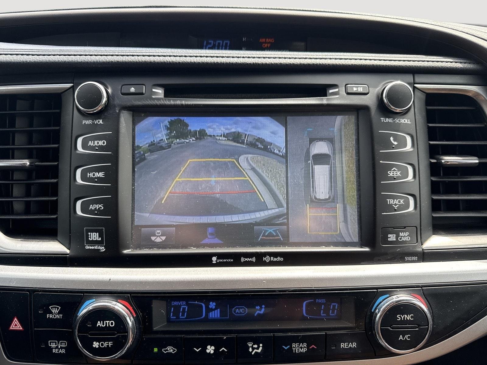 Used 2019 Blizzard Pearl Toyota Limited Platinum image 22