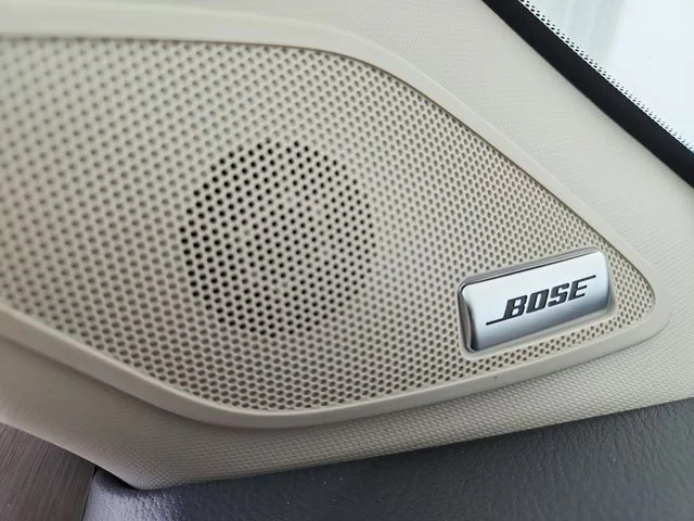 Used 2025 Silver Nissan Platinum image 38