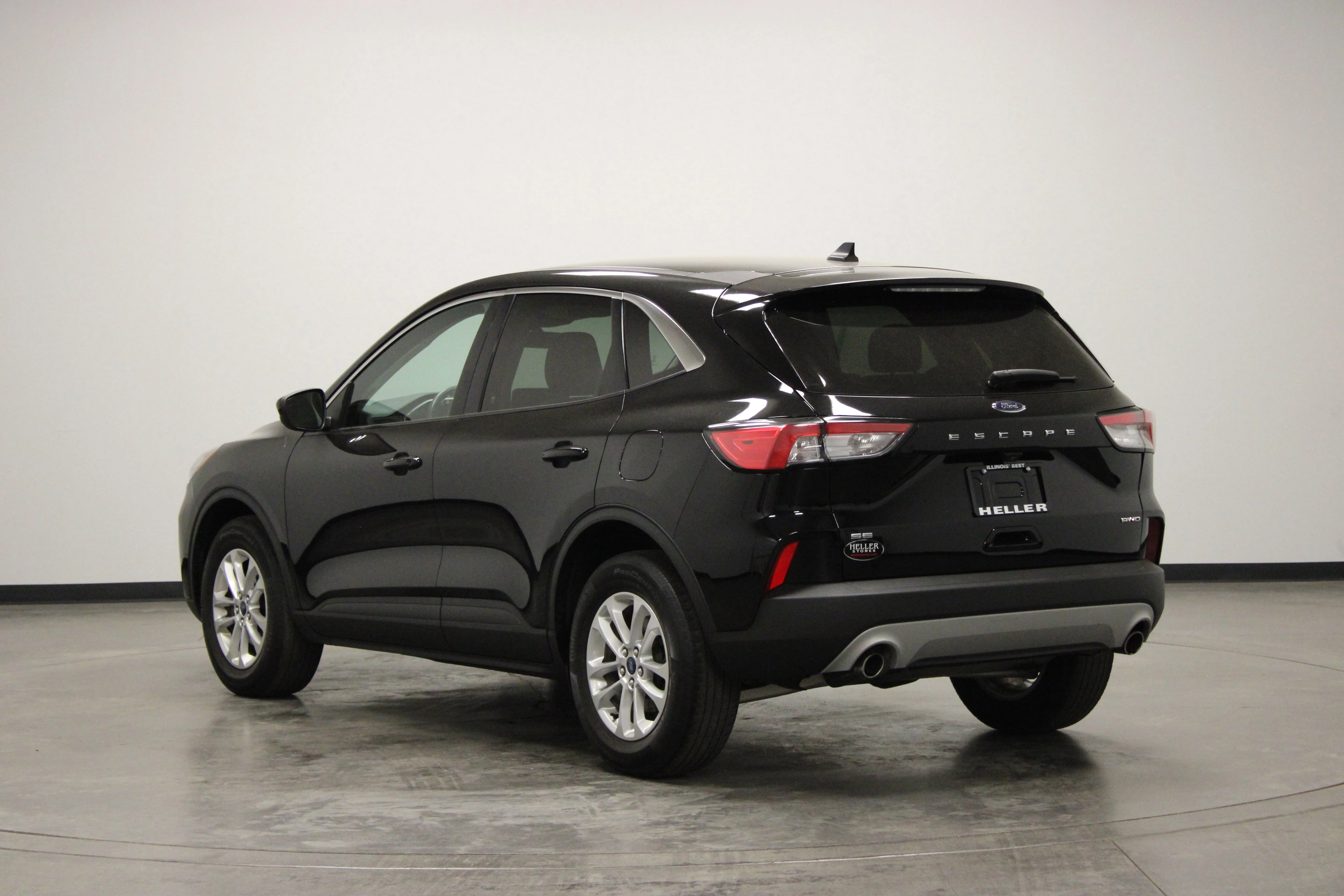 Used 2021 Agate Black Metallic Ford SE image 6