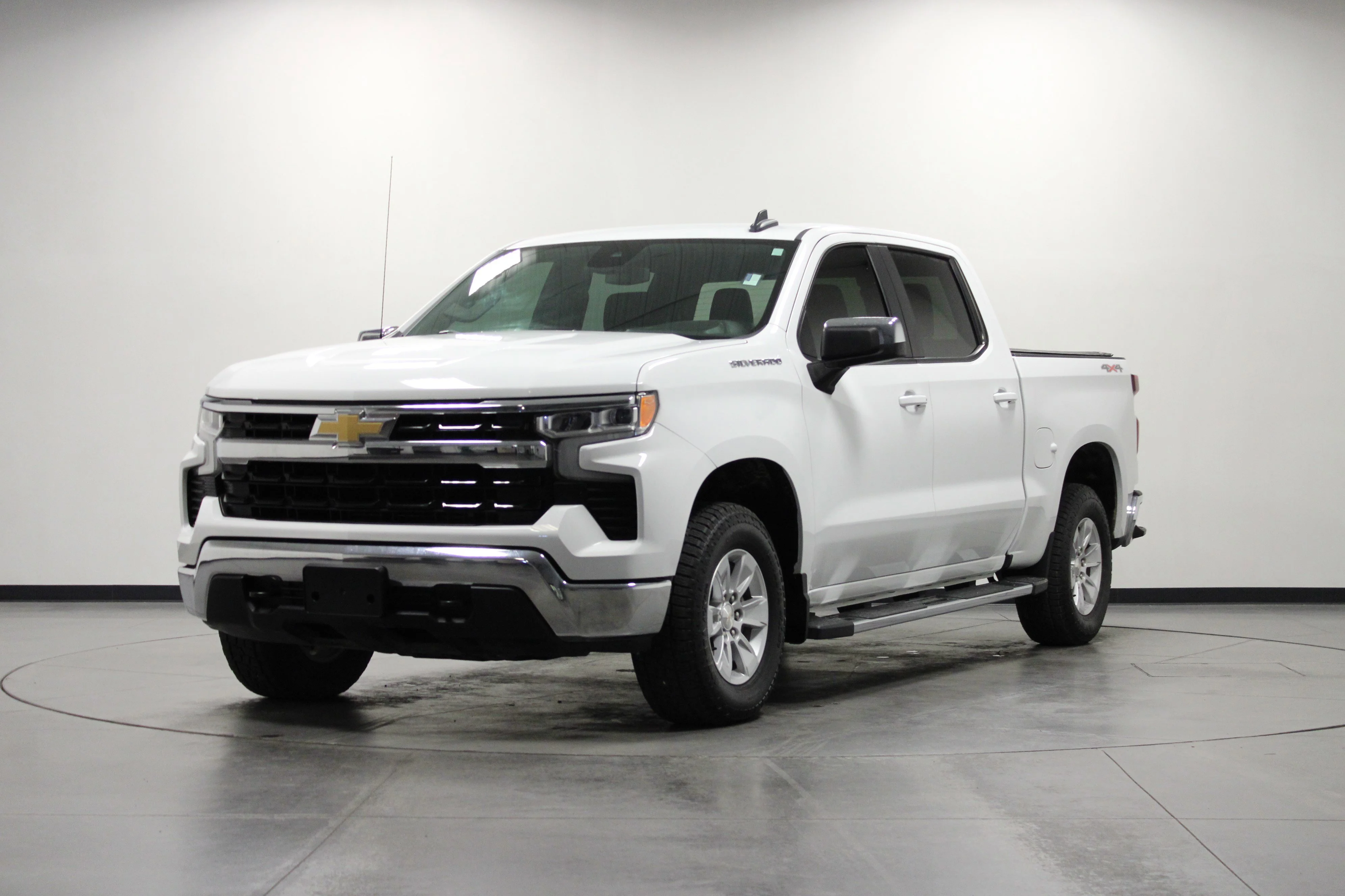 Used 2023 Summit White Chevrolet LT image 8