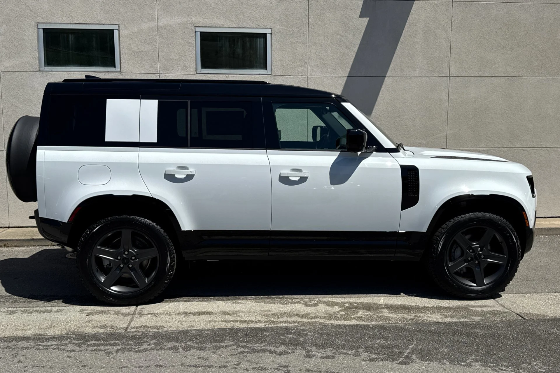 New 2026 Fuji White Land Rover X-Dynamic SE image 8