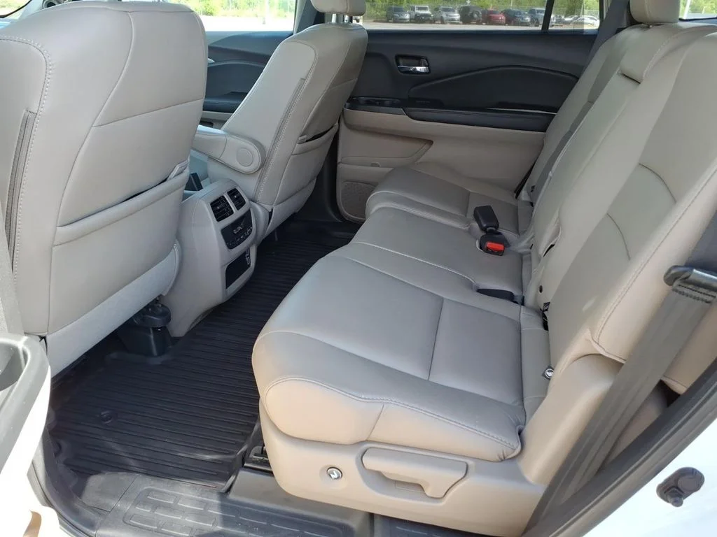 Used 2020 Silver Honda EX-L image 12