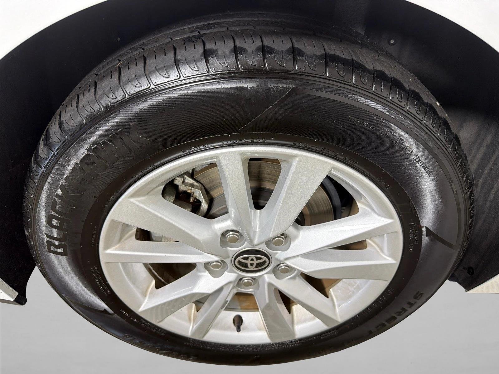 Used 2025 Ice Cap Toyota LE image 17