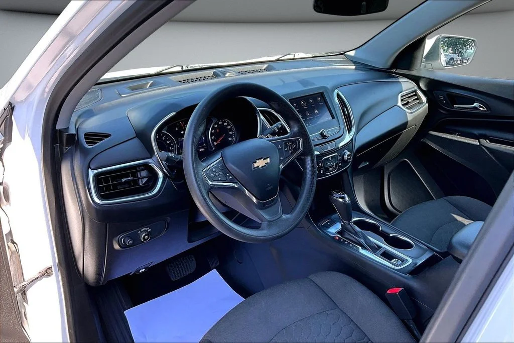 Used 2021 White Chevrolet LT image 17