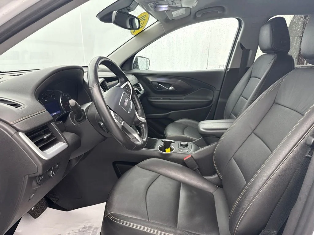 Used 2020 White GMC SLT image 17
