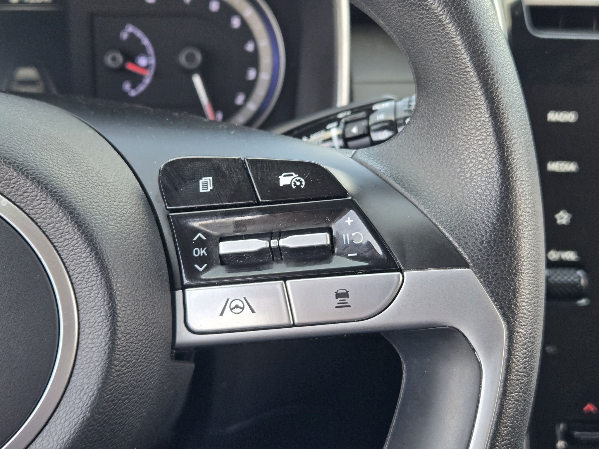 Used 2024 White Pearl Hyundai SEL image 30