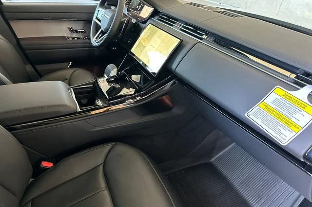 New 2026 Borasco Grey Land Rover SE image 14