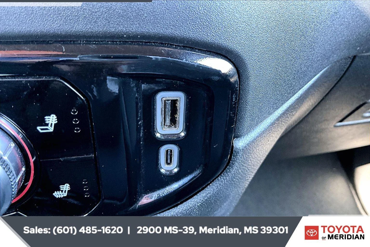 Used 2024 Sterling Metallic GMC Elevation image 22