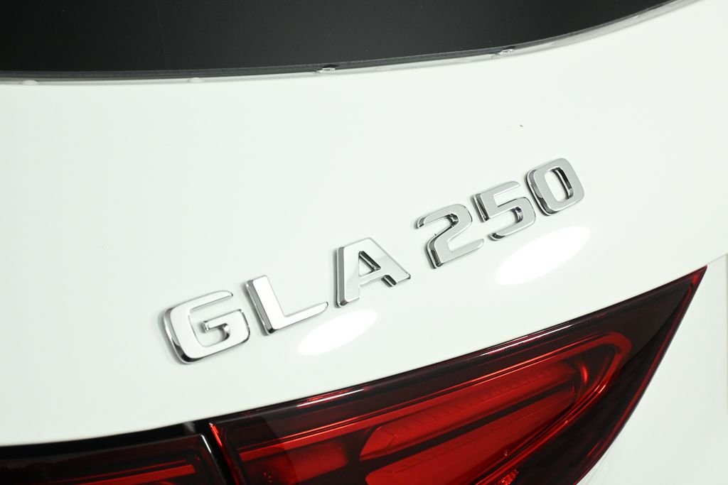 New 2026 Polar White Mercedes-Benz GLA 250 image 28