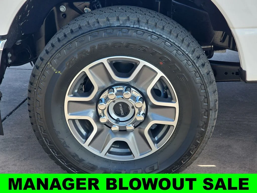 New 2026 Star White Metallic Tri-Coat Ford F-250® Platinum® image 36