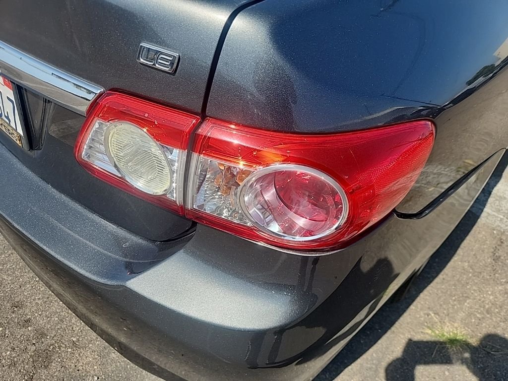 Used 2012 Gray Toyota LE image 14