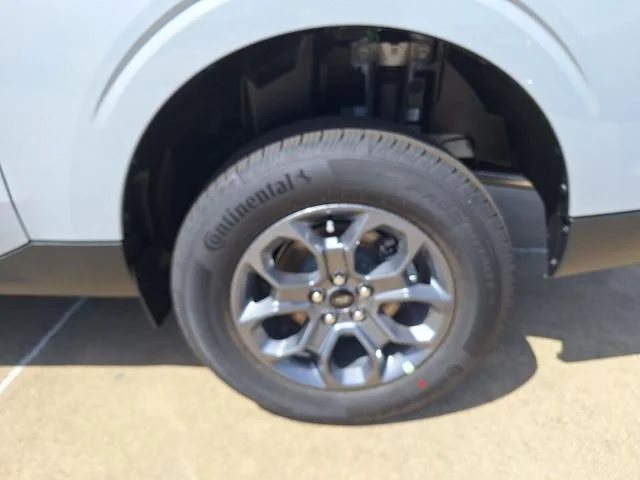 New 2026 Space White Metallic Ford XLT image 47
